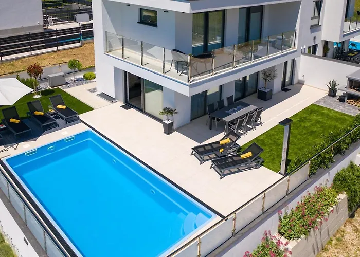 Supernus With Heated Pool * Baska (Krk)