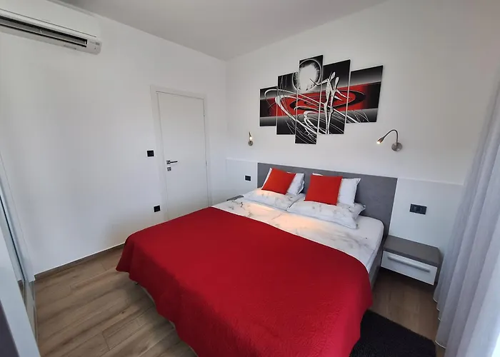 Villa Supernus With Heated Pool *