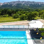 Supernus With Heated Pool فيلة باشْكا