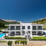 Supernus With Heated Pool فيلة باشْكا