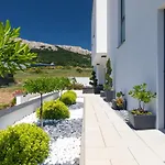 Supernus With Heated Pool فيلة *