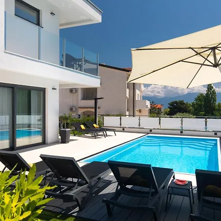 Villa Supernus With Heated Pool *