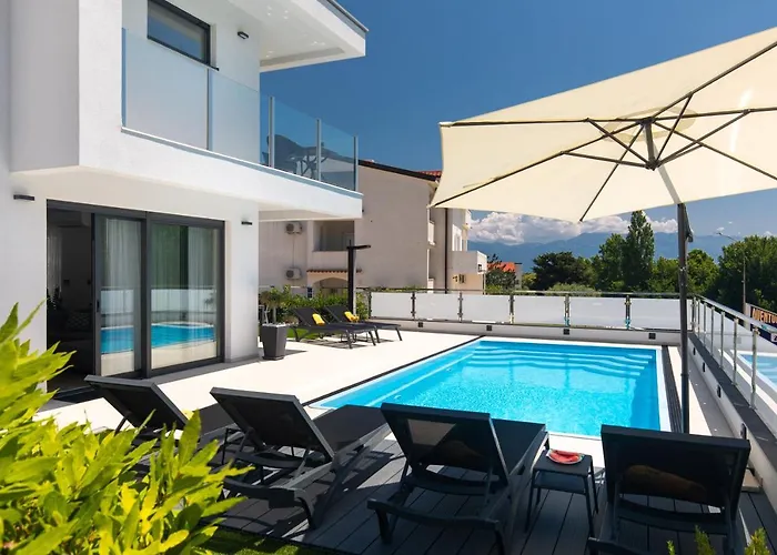 Βίλα Supernus With Heated Pool *