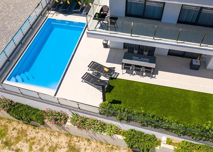 Supernus With Heated Pool