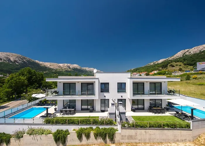 Supernus With Heated Pool Βίλα Baška