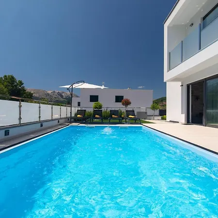 Supernus With Heated Pool Villa Baška