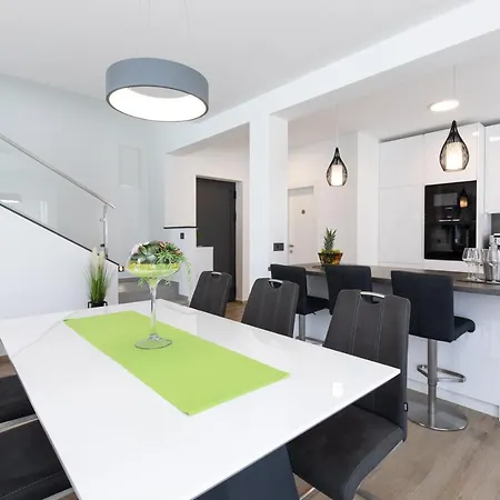 Supernus With Heated Pool * Baška