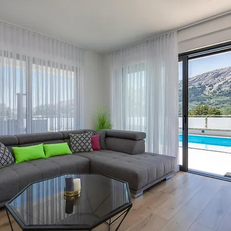 Supernus With Heated Pool * Baška