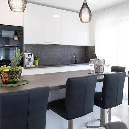 Supernus With Heated Pool Villa