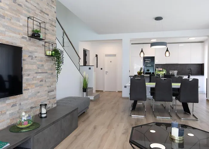 Supernus With Heated Pool