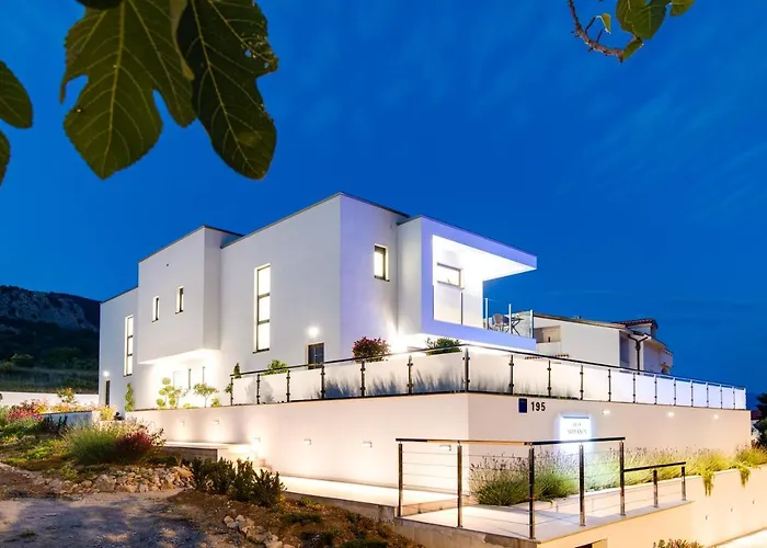 Вилла Supernus With Heated Pool *